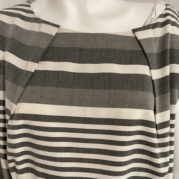 Calvin Klein beautiful dress worn one time /dry cleaned . - Picture 5 of 15